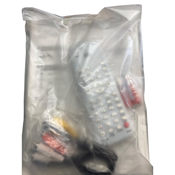 NOS Emerson DVD CD Player EWD7004 - Picture 2 of 9